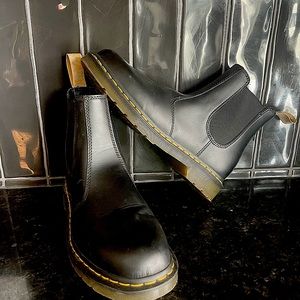Dr. Martens 2976 Vegan Chelsea Boot